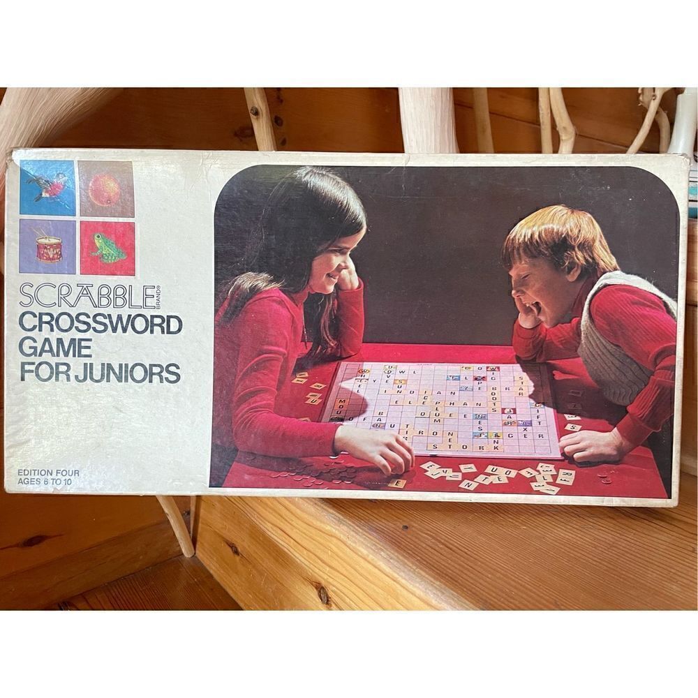 VINTAGE 1975 SCRABBLE BOARD GAME JUNIORS EDITION BY SELCHOW & RIGHTER